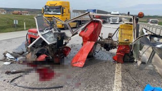 Edirnede kazada ortadan ikiye bölünen traktör sürücüsü feci şekilde can verdi