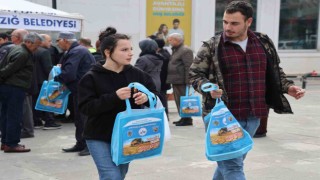 Elazığ Belediyesinden can dostlara 10 ton mama ve kuş yemi desteği