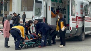 Elazığda motosiklet ile otomobil çarpıştı: 1 yaralı