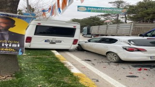 Elazığda zincirleme kaza: 3 araçta maddi hasar oluştu