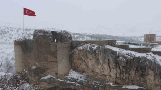 Elazığlılar güne karla uyandı