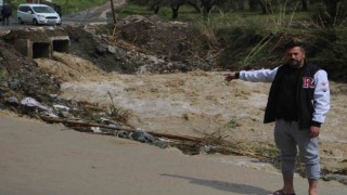 Elim, ayağımdı dediği motosikletini dereye kaptıran depremzede vatandaş: Bulanlar insanlık namına haber etsin