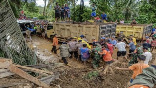 Endonezyadaki sel ve toprak kaymasında can kaybı 32ye yükseldi