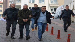 Eniştesini vurup üzerinden otomobille geçen şahıs adliyede