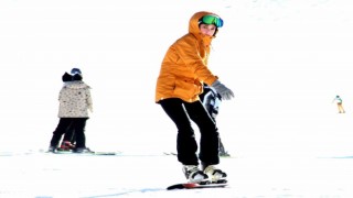 Ergan Dağı Kayak Merkezinde kayak sezonu sürüyor