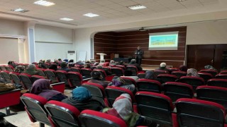 Erzincanlı umrecilere eğitim semineri