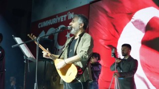 Erzurumda, Cumhuriyetin 100. yılında Bozkurtun hür sedası konseri