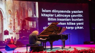 Esenlerde “Uzayın Derinliklerine Yolculuklar” piyano resitali büyük beğeni topladı