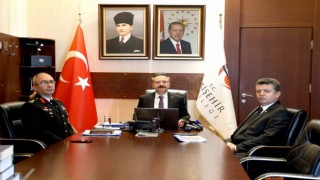Eskişehir Valisi Hüseyin Aksoy, güvenlik değerlendirme toplantısı düzenledi