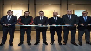 Eskişehir Valisi Hüseyin Aksoy, Hiç in Yolculuğu Hat Sergisinin açılışını gerçekleştirdi