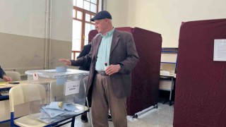 Eskişehirde sandığa ilk yaşlı ve özel gereksinimle bireyler gitti