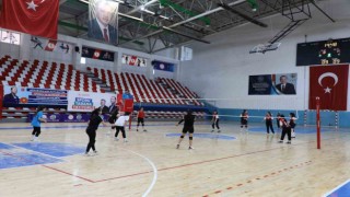 Evinin sultanları voleybol turnuvası heyecanı