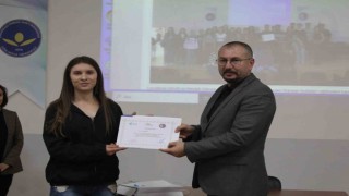Ezine OSB Gıda İhtisas Müdürü Altınoktan okul birincisine iş sözü