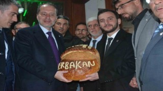 Fatih Erbakan: “İlk olarak belediyenin giriş kapısına ‘Rüşvet alan da veren de melundur tabelasını asacaklar