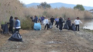 Fethiye Ördek Adası ve Kuş Cennetinde temizlik çalışması yapıldı