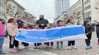 Frankfurtun ana caddesi Ramazan ayı için aydınlatıldı