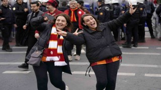 Galatasaray taraftarı, Dolmabahçede
