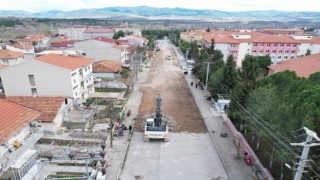 Gedizde parke taşları yenileniyor