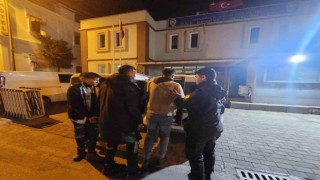 Geliboluda polis oturma izni olmayan 4 kaçak göçmen yakaladı