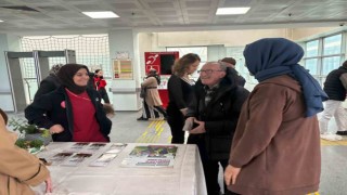 Geriontologlar bilgilendirme standı açtı