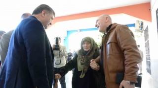 Giresunda 95 yaşındaki Emine Nine demokrasi için oyunu kullandı