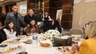 Gölbaşı Belediye Başkanı Şimşek kadın esnafla bir araya geldi