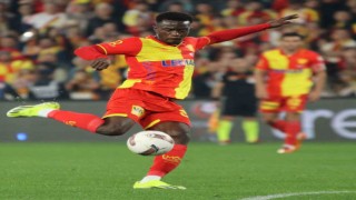 Göztepede Dennis, ilk 11e yerleşti