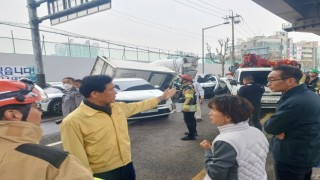 Güney Korede 13 araç zincirleme kazaya karıştı: 17 yaralı