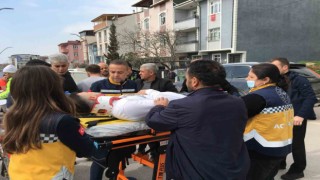 Hafif ticari araç ile çarpışan motosikletin sürücüsü yaralandı