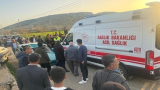 Hafif ticari araç ile otomobil çarpıştı: 1 yaralı