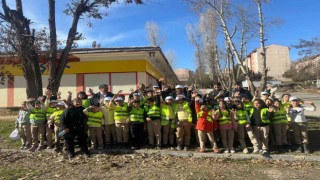 Hakkaride çevre temizliği kampanyası başlatıldı