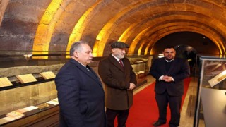 Halil Necipoğlu, Tıpkıbasım Mushaflar Sergisine hayran kaldı