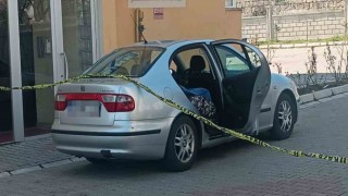 Hastaneye gitmek için bindiği otomobilde öldü