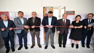 Hayırsever çiftten ilkokula kütüphane