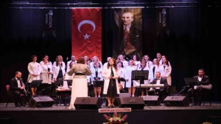 Hekimlerden beyaz önlükleriyle konser