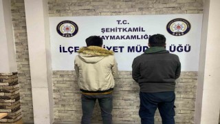 Hırsızlık suçundan aranan şahsın kimliğiyle oto hırsızlığı yapan 2 şüpheli yakalandı
