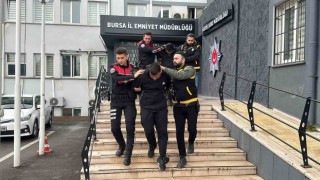 Husumetlisinin kaçtığı eve doğru ateş açtı, olayla ilgisi bulunmayan iki kadını yaraladı