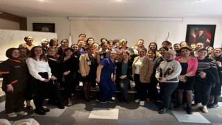 İEÜ Medical Point Hastanesinde 8 Mart coşkusu