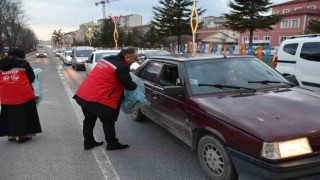 İftara yetişemeyenlerin yardımına ASH koşuyor