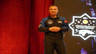 İlk Türk astronot Gezeravcıdan çarpıcı uzay açıklaması: “Uzay çöplüğüne vesile olan pek çok uzay aracı var”