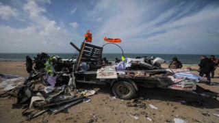 İsrail insani yardım taşıyan kamyonu vurdu: 9 ölü