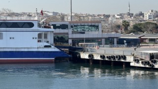 İstanbul sahillerinde çöp birikintisi