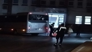 İstanbulda oy pusulalarının okullara dağıtılma işlemi başladı