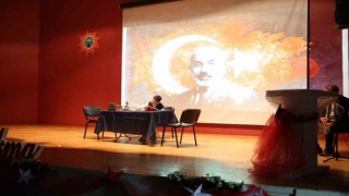 İstiklal şairini tiyatro gösterimi ile andılar