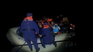 İzmir açıklarındaki 67si çocuk 145 göçmen karaya çıkartıldı
