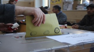 İzmirde 3 milyon 459 bin seçmen oy kullanacak
