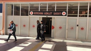 İzmirde araç kundaklayan şahıs tutuklandı
