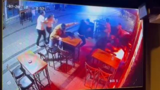 İzmirde eğlence mekanına silahlı saldırıda canlarını zor kurtardılar