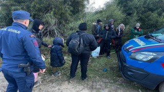 İzmirde karada ve denizde 91 kaçak göçmen yakalandı