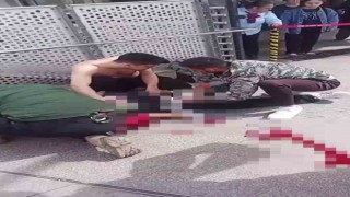 İzmirde metro girişinde silahlı saldırı: 1 ölü, 2 yaralı